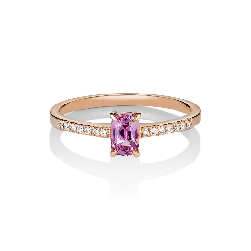 Breathtaking Jewelry, Breathtaking Prices Digu Rosa 18K Rosegold Ring w. Diamonds & Sapphire Breathtaking Jewelry, Breathtaking Prices Digu Rosa 18K Rosegold Ring w. Diamonds & Sapphire
