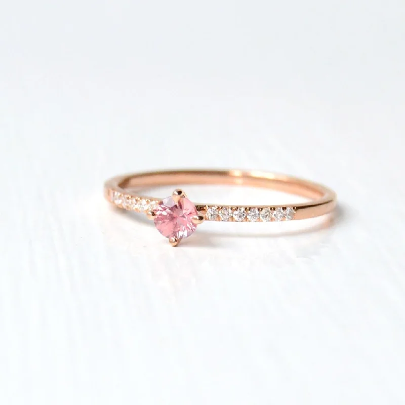 Chic, Trendy, And Affordable Jewelry Sale Hima Pic 18K Rosegold Ring w. Sapphire & Diamonds Chic, Trendy, And Affordable Jewelry Sale Hima Pic 18K Rosegold Ring w. Sapphire & Diamonds