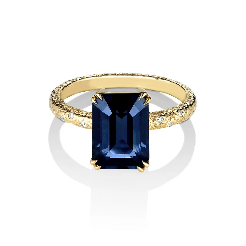 Shop Fine Jewelry With Amazing Deals Anduru 18K Whitegold Ring w. Diamonds & Spinel Shop Fine Jewelry With Amazing Deals Anduru 18K Whitegold Ring w. Diamonds & Spinel