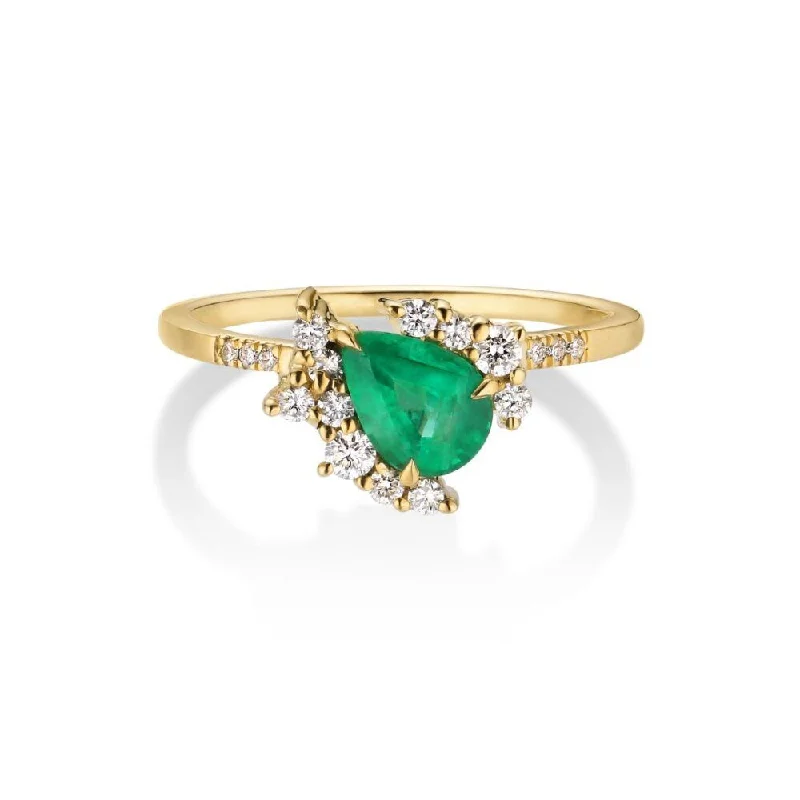 Don't Miss Out On Bestselling Jewelry At Special Prices Peya Marakata 18K Gold Ring w. Diamonds & Emerald Don't Miss Out On Bestselling Jewelry At Special Prices Peya Marakata 18K Gold Ring w. Diamonds & Emerald