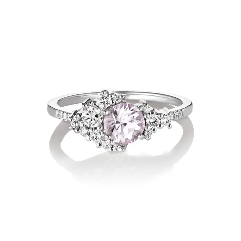 Dazzle In Elegance With Our Biggest Jewelry Sale Pokuru 18K Whitegold Ring w. Diamonds & Sapphire Dazzle In Elegance With Our Biggest Jewelry Sale Pokuru 18K Whitegold Ring w. Diamonds & Sapphire