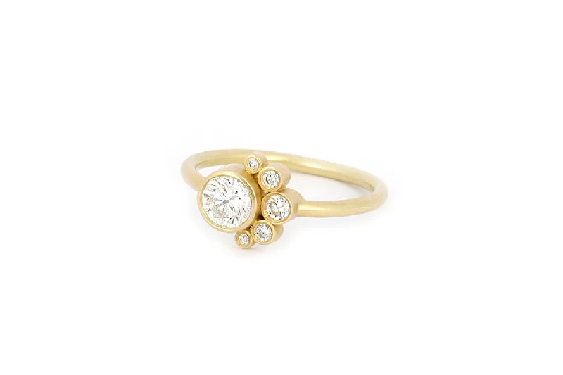 Discounted Jewelry For A Glamorous Look Belle de Jour 18K Gold Ring w. Diamond