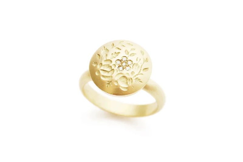 Limited-Stock Jewelry Sale – Once It's Gone, It's Gone Jardiniére 18K Gold Ring w. Diamond, 0.03ct