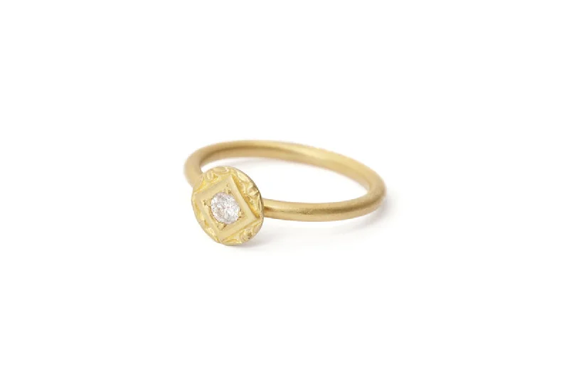 Limited-Time Jewelry Sale – Don't Miss These Deals Piqué 18K Gold Ring w. Diamond