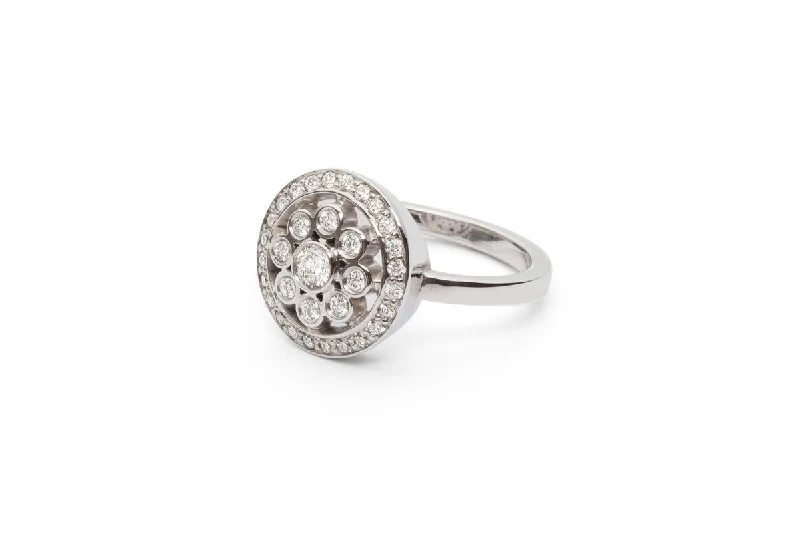 Chic And Stylish Jewelry At Exclusive Prices La Fenice 18K Whitegold Ring w. Diamond Chic And Stylish Jewelry At Exclusive Prices La Fenice 18K Whitegold Ring w. Diamond