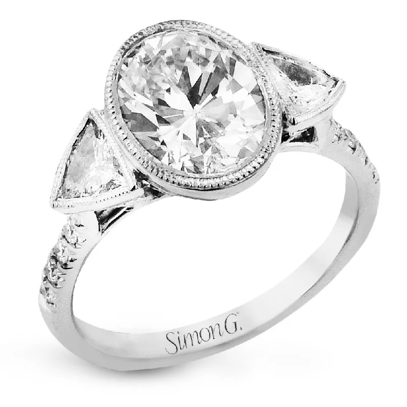 Bestselling Jewelry At Special Promotional Rates Oval-cut Three-stone Engagement Ring in 18k Gold with Diamonds Bestselling Jewelry At Special Promotional Rates Oval-cut Three-stone Engagement Ring in 18k Gold with Diamonds