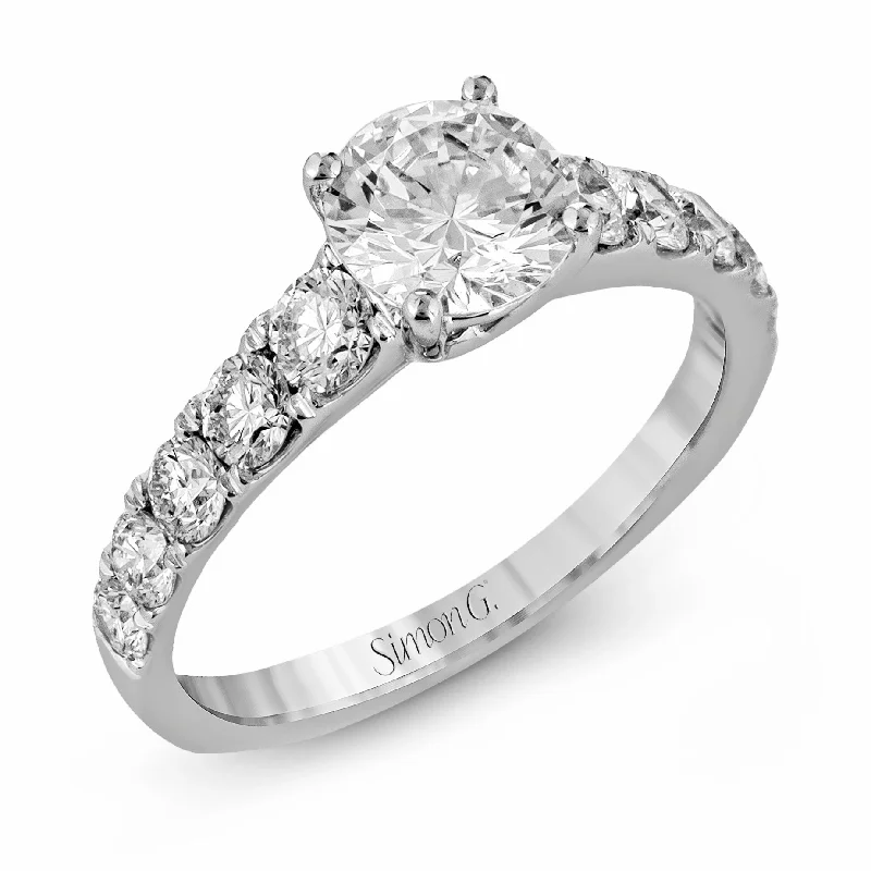 Unmissable Discounts On Timeless Jewelry Pieces Round-Cut Engagement Ring In 18k Gold With Diamonds Unmissable Discounts On Timeless Jewelry Pieces Round-Cut Engagement Ring In 18k Gold With Diamonds