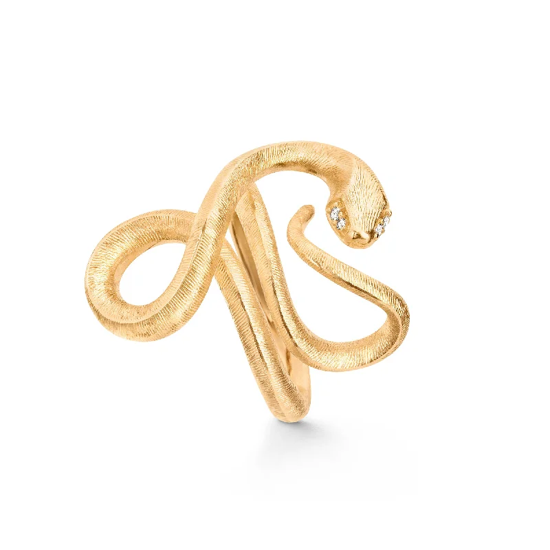 Make Your Outfit Shine With Discounted Jewelry Large Snakes 18K Gold Ring w. Diamonds Make Your Outfit Shine With Discounted Jewelry Large Snakes 18K Gold Ring w. Diamonds