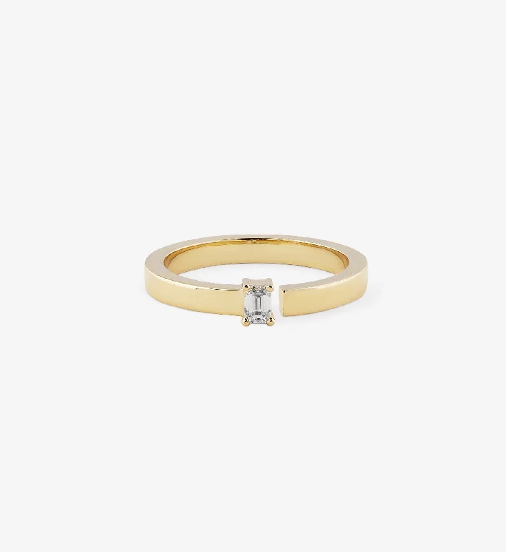 Glamorous Jewelry, Glamorous Deals – Shop Now Emerald-Cut Diamond Split Ring 0.15