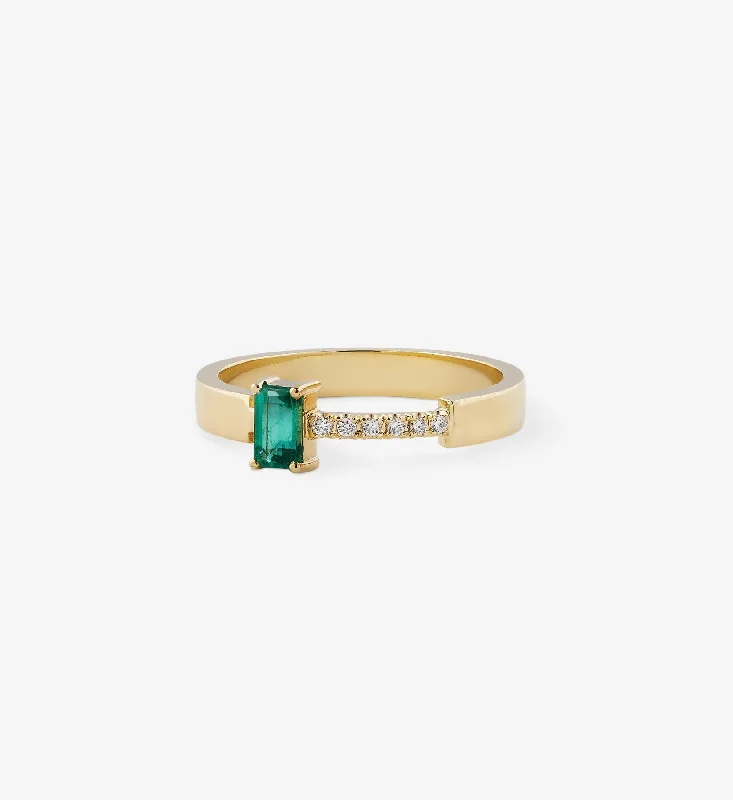 The Perfect Jewelry Piece At The Perfect Discount Emerald Diamond Ring 0.30