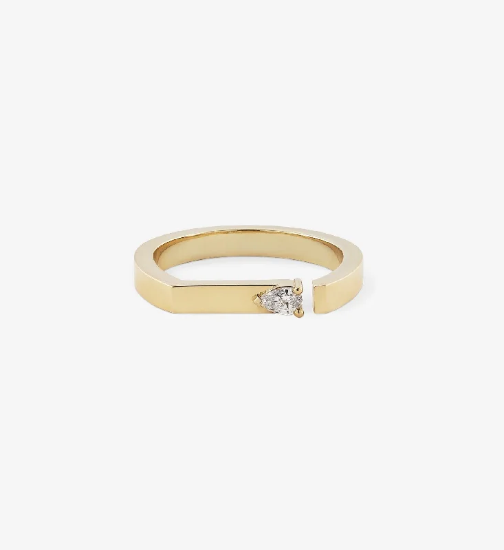 Don't Miss Out On Jaw-Dropping Jewelry Discounts Pear Diamond Split Bar Ring 0.11