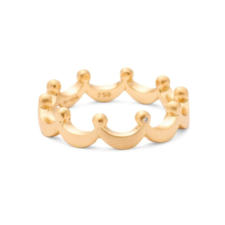 Fashion-Forward Geometric Jewelry For Contemporary Style Royal dots 18K Gold Ring w. Diamond
