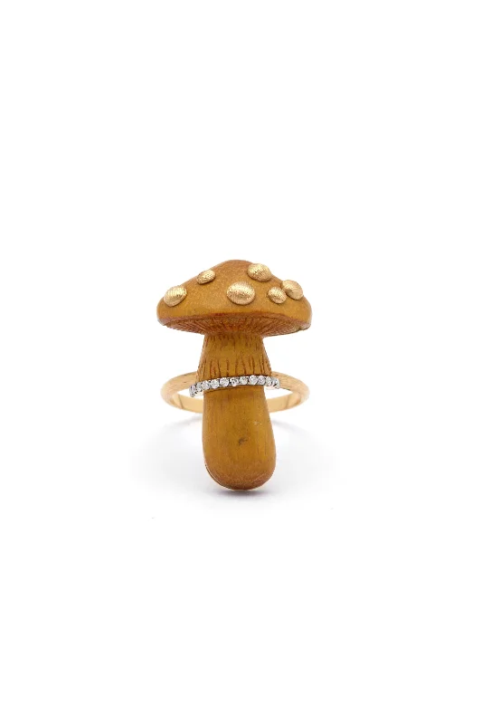 Elegant Jewelry, Exclusive Prices – Shop Now Carved Mushroom Wood 18K Gold Ring w. Diamond Elegant Jewelry, Exclusive Prices – Shop Now Carved Mushroom Wood 18K Gold Ring w. Diamond