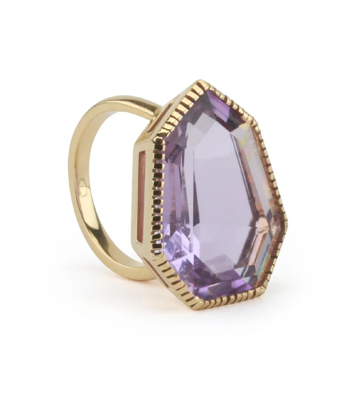 Grab Stylish Jewelry Before The Sale Ends 18kt Yellow Gold Byzantine Ring with Amethyst Grab Stylish Jewelry Before The Sale Ends 18kt Yellow Gold Byzantine Ring with Amethyst