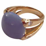 Best Jewelry Deals – Shop Premium Pieces At Great Prices 18kt Yellow Gold Cushion Ring with Cabochon Chalcedony and Diamonds Best Jewelry Deals – Shop Premium Pieces At Great Prices 18kt Yellow Gold Cushion Ring with Cabochon Chalcedony and Diamonds