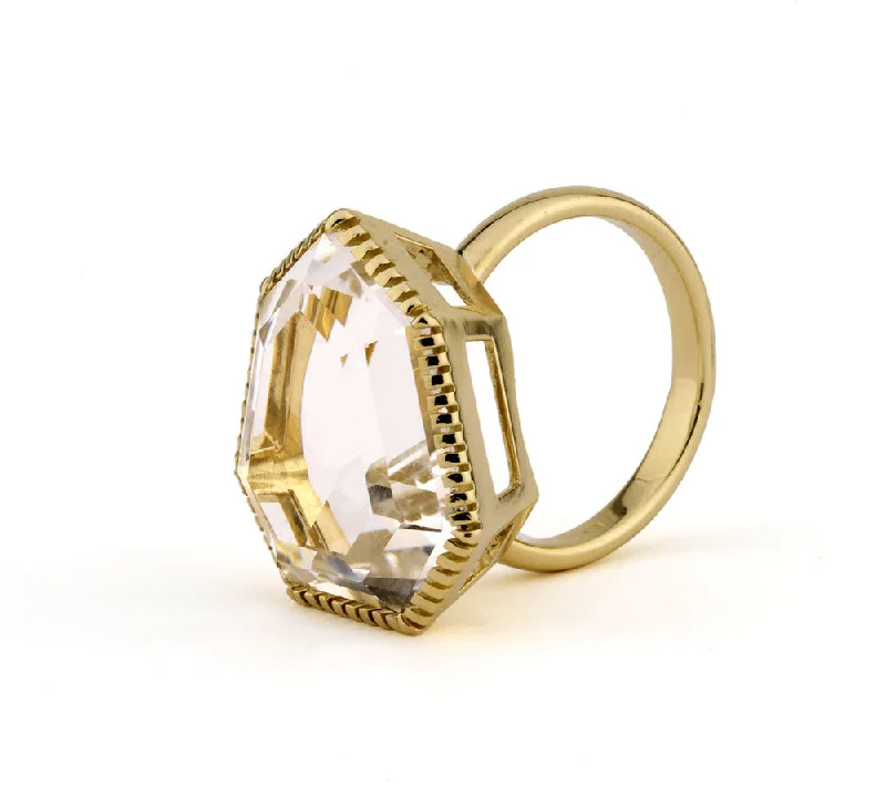 Unmissable Jewelry Sale – Shop Before It's Too Late 18kt Yellow Gold Byzantine Ring with Rock Crystal Unmissable Jewelry Sale – Shop Before It's Too Late 18kt Yellow Gold Byzantine Ring with Rock Crystal