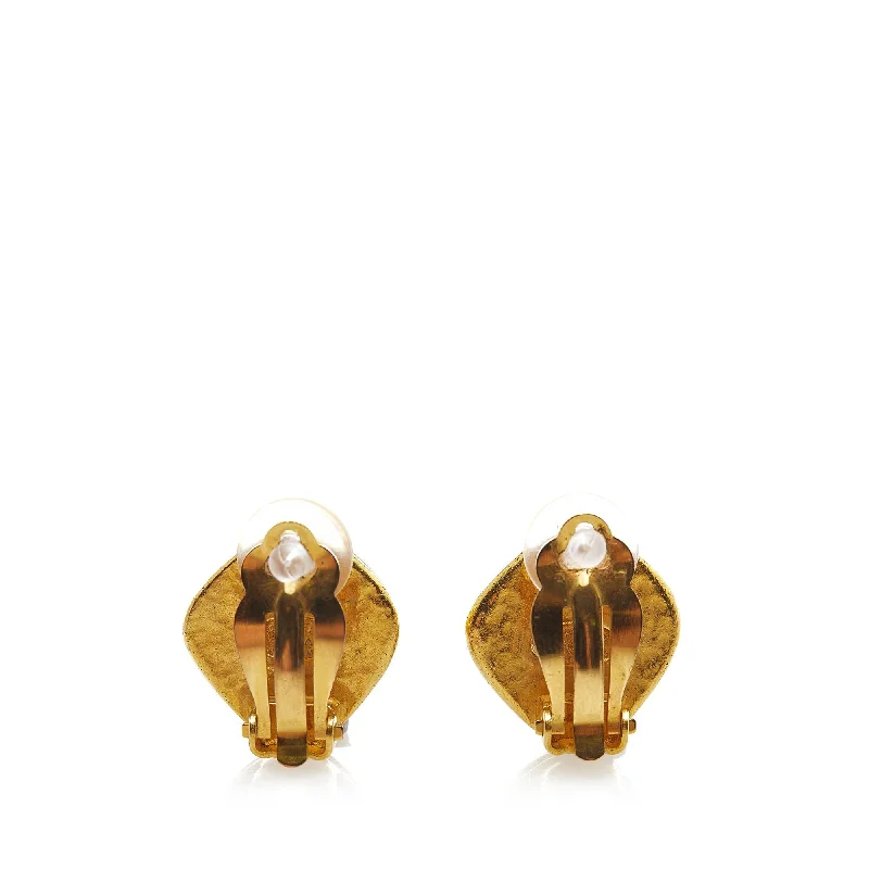 Flash Sale On Elegant Jewelry – Don't Miss Out Chanel CC Rhombus Clip On Earrings (SHG-jiimEh) Flash Sale On Elegant Jewelry – Don't Miss Out Chanel CC Rhombus Clip On Earrings (SHG-jiimEh)