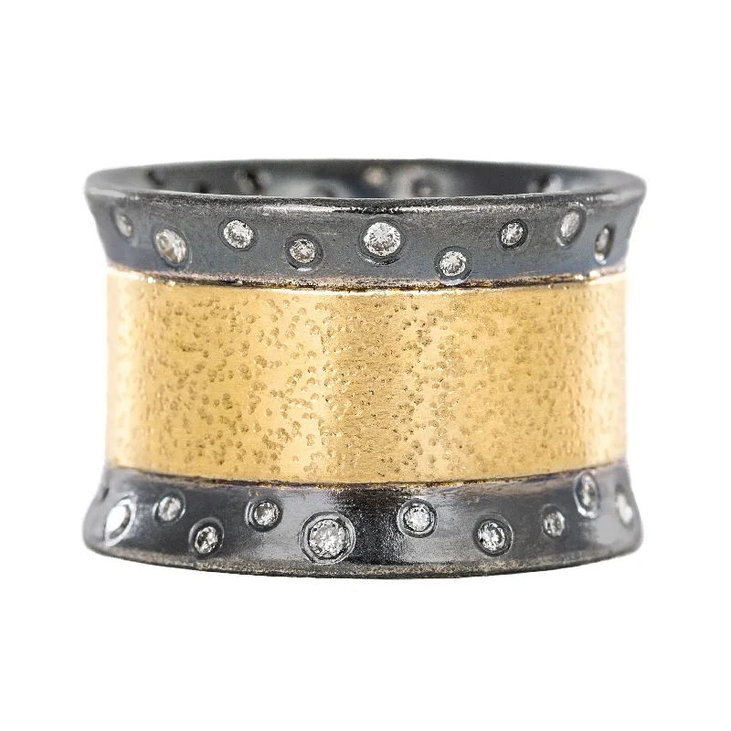 Bestselling Jewelry Now On Sale – Elevate Your Look Radiance Band - 18k Gold + Reclaimed Diamonds Bestselling Jewelry Now On Sale – Elevate Your Look Radiance Band - 18k Gold + Reclaimed Diamonds