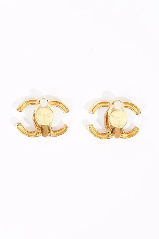 Affordable Gold-Plated Jewelry For Modern Fashion Chanel Womens CC Clip Earrings Gold Finish Base Metal Affordable Gold-Plated Jewelry For Modern Fashion Chanel Womens CC Clip Earrings Gold Finish Base Metal