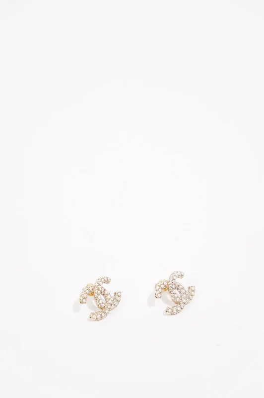 Premium Diamond Jewelry For Unforgettable Moments Chanel Womens CC Pearl and Crystals Earrings A21 Golden Finish Premium Diamond Jewelry For Unforgettable Moments Chanel Womens CC Pearl and Crystals Earrings A21 Golden Finish