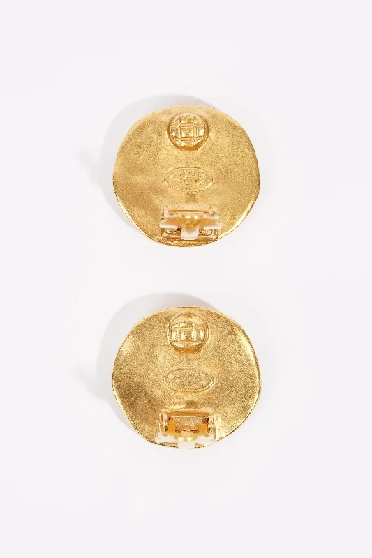 Shine Without Limits – Jewelry Sale Happening Now Chanel Logo Earring Gold Gold Plated Shine Without Limits – Jewelry Sale Happening Now Chanel Logo Earring Gold Gold Plated