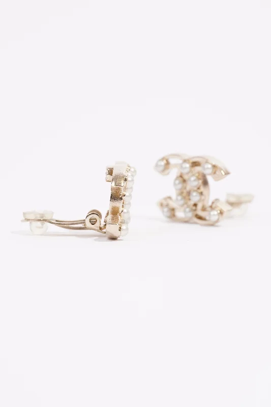 Shine Bright With Our Special Jewelry Promotions Chanel Logo Pearl Earring Silver / Pearl Base Metal Shine Bright With Our Special Jewelry Promotions Chanel Logo Pearl Earring Silver / Pearl Base Metal