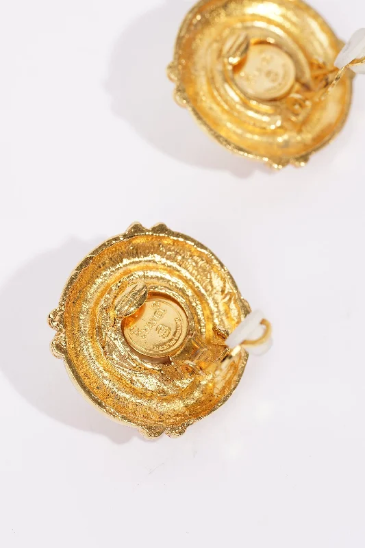 Fashion-Forward Geometric Jewelry For Contemporary Style Chanel Womens Gripoux Pearl Earrings Gold Fashion-Forward Geometric Jewelry For Contemporary Style Chanel Womens Gripoux Pearl Earrings Gold