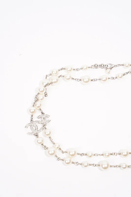Gorgeous Jewelry, Limited-Time Savings Chanel Womens Long Pearl Necklace Silver Finish / Pearls Gorgeous Jewelry, Limited-Time Savings Chanel Womens Long Pearl Necklace Silver Finish / Pearls