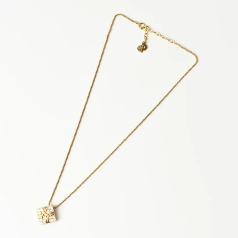 Unmissable Jewelry Clearance – Final Reductions Christian Dior necklace rhinestone square gold Unmissable Jewelry Clearance – Final Reductions Christian Dior necklace rhinestone square gold
