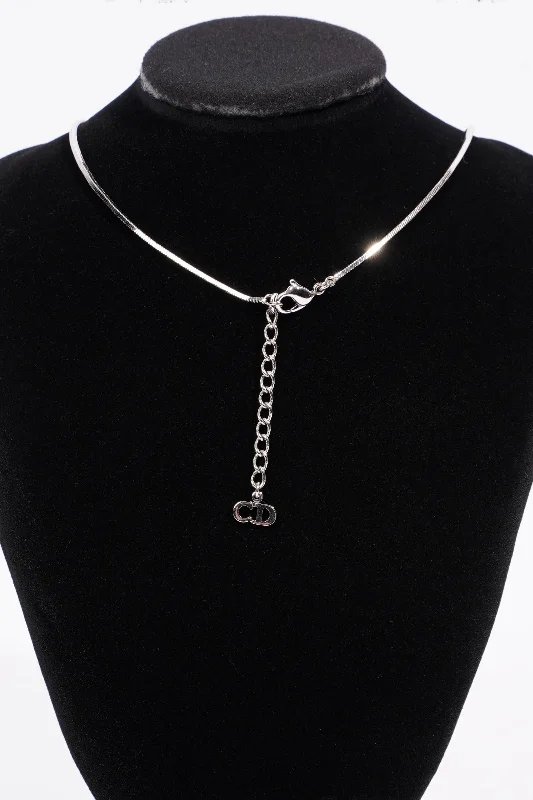 Once-A-Year Jewelry Deals – Shop Before They’Re Gone Christian Dior No.2 Trotter Pendant Necklace Pink White Silver Plated Once-A-Year Jewelry Deals – Shop Before They’Re Gone Christian Dior No.2 Trotter Pendant Necklace Pink White Silver Plated