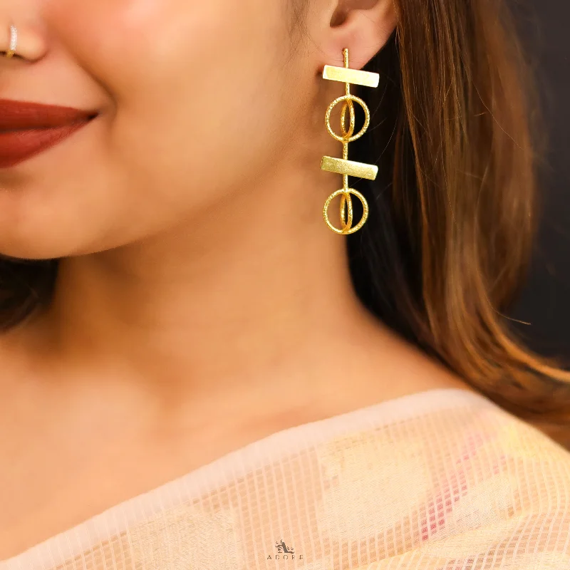 Affordable Glamour – Premium Jewelry For Less Dual Golden Textured Circle And Rectangle Earring Affordable Glamour – Premium Jewelry For Less Dual Golden Textured Circle And Rectangle Earring