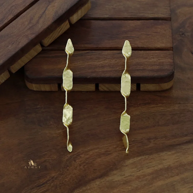 Unmissable Discounts On Timeless Jewelry Pieces Golden Curly Hammered Long Earring