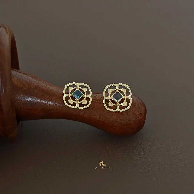 Customized Silver Jewelry For Unique Style Golden Flower And Triangle Diamond Glossy Earring Customized Silver Jewelry For Unique Style Golden Flower And Triangle Diamond Glossy Earring