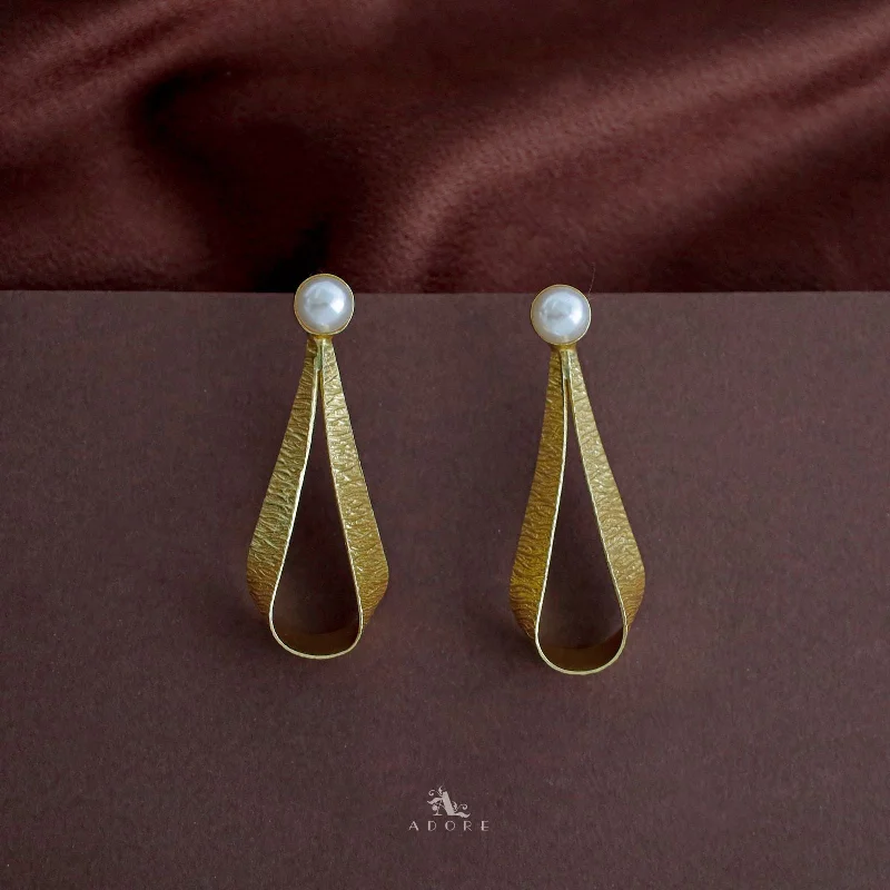 Flash Sale On Exquisite Jewelry – Don't Miss Out Golden Textured Folded Ribbon Pearl Earring Flash Sale On Exquisite Jewelry – Don't Miss Out Golden Textured Folded Ribbon Pearl Earring