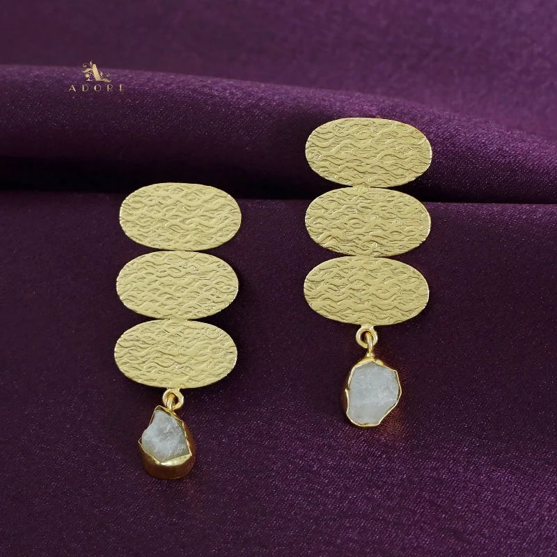 Limited-Time Jewelry Sale – Don't Miss Out On Dazzling Discounts Golden Textured Tri Oval Raw Stone Earring Limited-Time Jewelry Sale – Don't Miss Out On Dazzling Discounts Golden Textured Tri Oval Raw Stone Earring