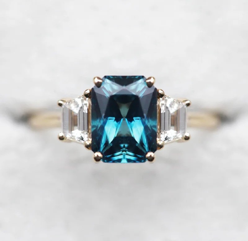 Trending Jewelry Now At Unbeatable Prices Moana Sapphire Diamond Ring