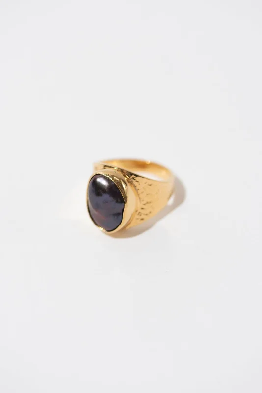 Best Jewelry Deals – Premium Quality At Exclusive Discounts The Signet Black Gold Plated Ring w. Pearl Best Jewelry Deals – Premium Quality At Exclusive Discounts The Signet Black Gold Plated Ring w. Pearl