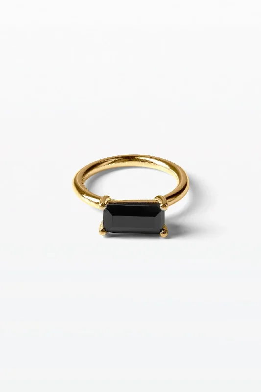 Don't Miss Out – Shop Elegant Jewelry For Less Summa 02 18K Gold Plated Ring w. Onyx Don't Miss Out – Shop Elegant Jewelry For Less Summa 02 18K Gold Plated Ring w. Onyx