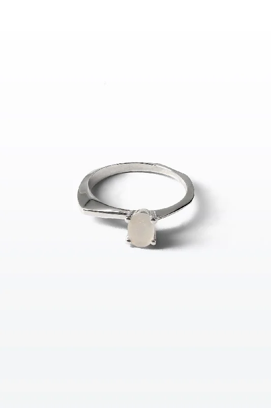 Trendy And Classic Jewelry Now At Reduced Prices Tide 02 Silver Ring w. Moonstone