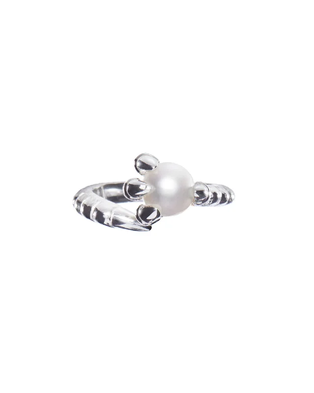 Fashion-Forward Jewelry At Exclusive Discounts Claw Silver Ring w. Pearl