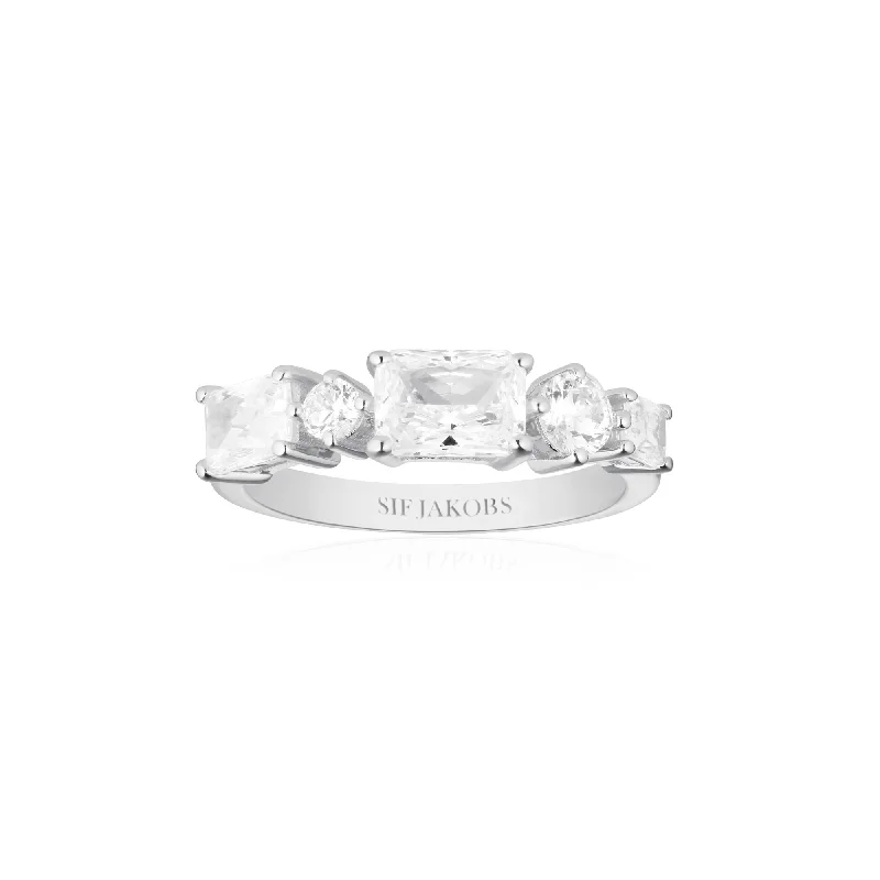 Glamorous Jewelry, Glamorous Deals – Shop Now Ivrea Silver Ring w. Zirconias