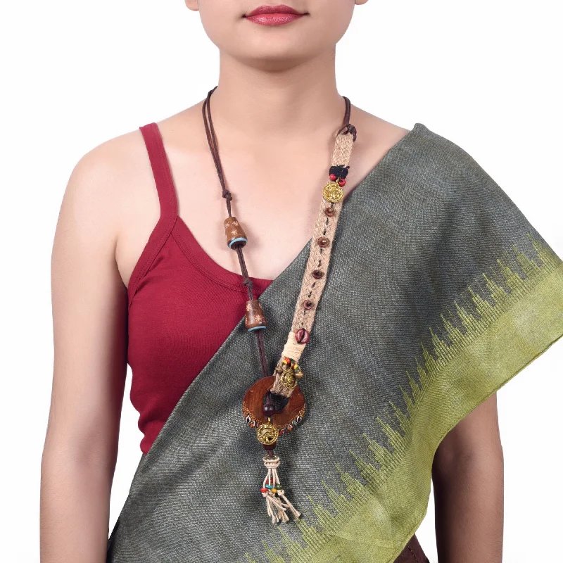 Flash Sale On Exquisite Jewelry – Don't Miss Out Timeless Elegance: Handcrafted Brass Necklace with Looping Closures Flash Sale On Exquisite Jewelry – Don't Miss Out Timeless Elegance: Handcrafted Brass Necklace with Looping Closures