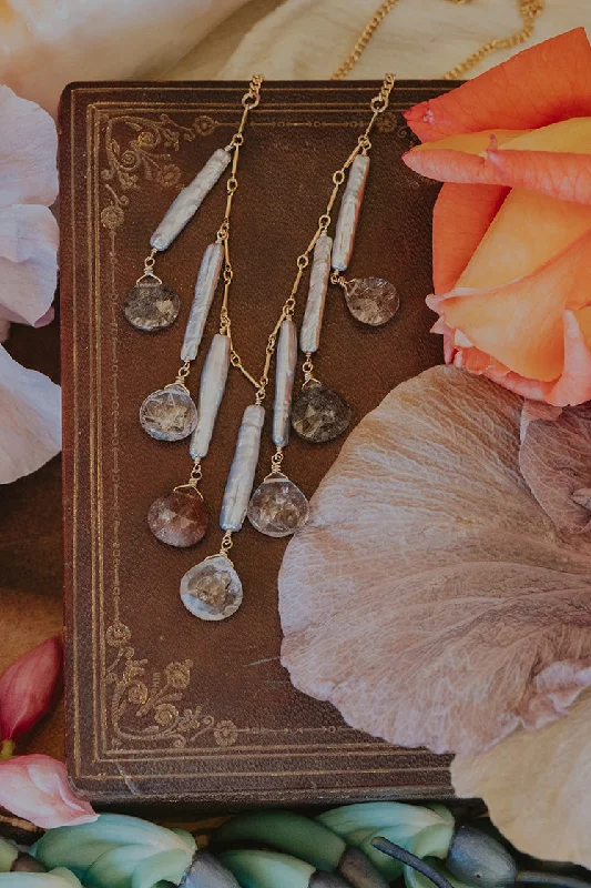 Stunning Jewelry Pieces At The Lowest Prices Ever Chandelier Pearl and Quartz Necklace Stunning Jewelry Pieces At The Lowest Prices Ever Chandelier Pearl and Quartz Necklace