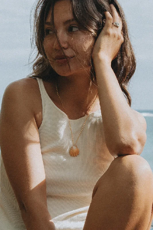 Discounted Jewelry For A Glamorous Look Prong Set Sunrise Shell Necklace