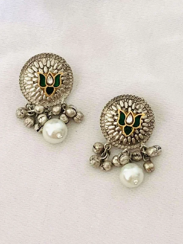 Beautiful Jewelry, Breathtaking Discounts – Hurry In Green Ghungroo Stud Earrings