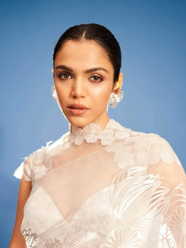 Affordable Elegance – Premium Jewelry At Special Prices Shriya Pilgaonkar In Camellia Brushed Finish Stud Earrings Affordable Elegance – Premium Jewelry At Special Prices Shriya Pilgaonkar In Camellia Brushed Finish Stud Earrings