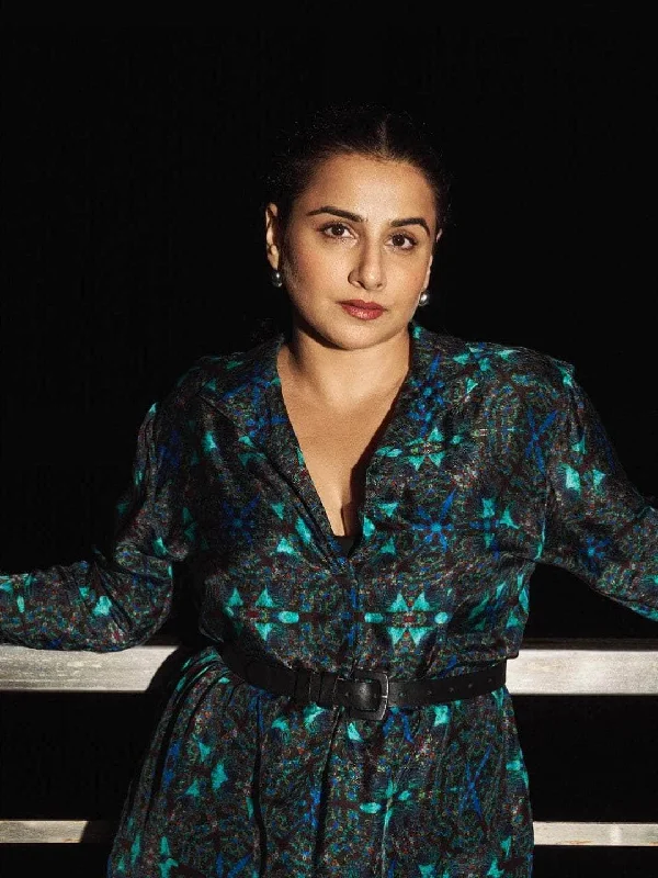Special Offers On Handcrafted And Designer Jewelry Vidya Balan In C Shaped Stud Earrings Special Offers On Handcrafted And Designer Jewelry Vidya Balan In C Shaped Stud Earrings