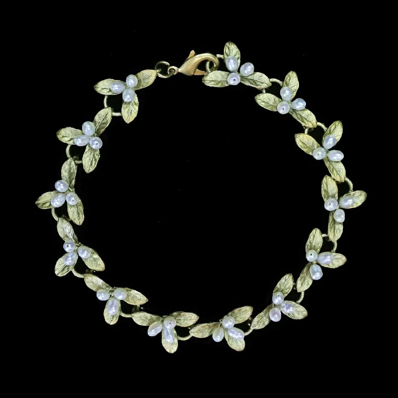Delicate Crystal Jewelry For Sophisticated Charm Petite Leaf Bracelet