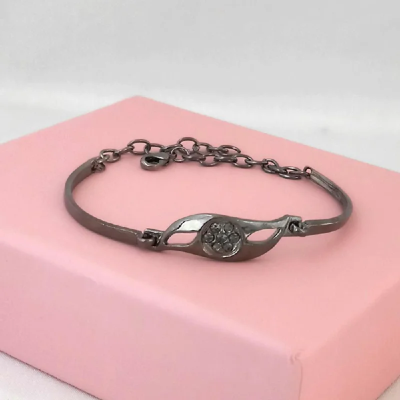 Dazzling Deals On Necklaces, Bracelets, And More Urthn Black Plated Floral Adjustable Bracelet - 1400553 Dazzling Deals On Necklaces, Bracelets, And More Urthn Black Plated Floral Adjustable Bracelet - 1400553