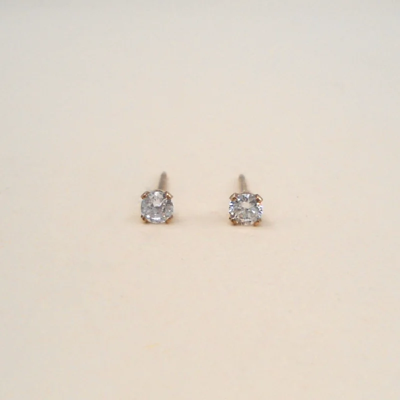 Unique Jewelry Designs Now At Discounted Rates CZ Stud Earrings Wholesale